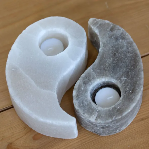 Yin und Yang Teelichthalter aus Salzkristall