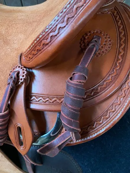 Seitenansicht eines Westernsattels