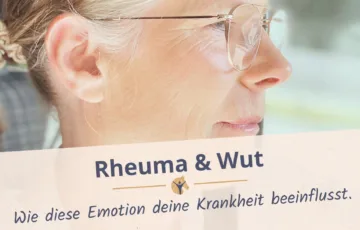 Bloggrafik Rheuma und Wut: Frau sitzt am Steuer eines Autos