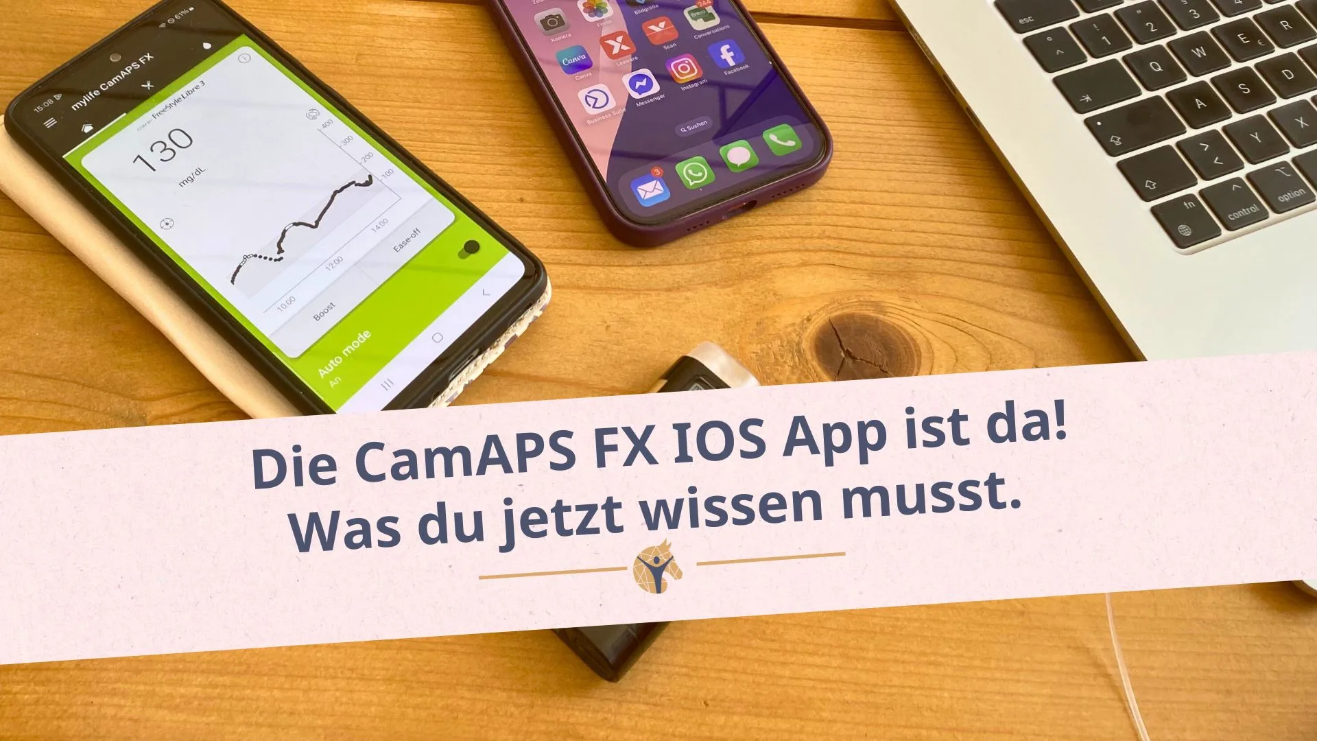 Bloggrafik: Zwei Smartphone, ein MacBook und eine Ypsopum auf einem Holztisch.
